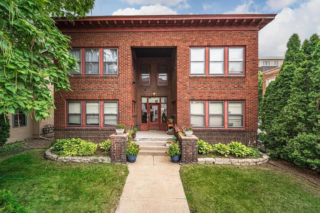 2895 James Avenue S Minneapolis MN 55408
