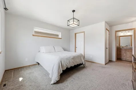 6093 59th Street S Fargo ND 58104