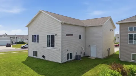 6093 59th Street S Fargo ND 58104