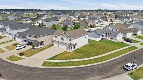 6093 59th Street S Fargo ND 58104