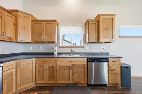 6093 59th Street S Fargo ND 58104