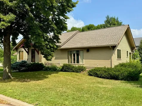 1008 W Ash Avenue Olivia MN 56277