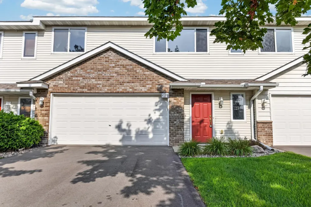 4388 Blakewood Drive Shakopee MN 55379