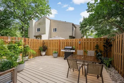 1539 Greenwood Court N Eagan MN 55122