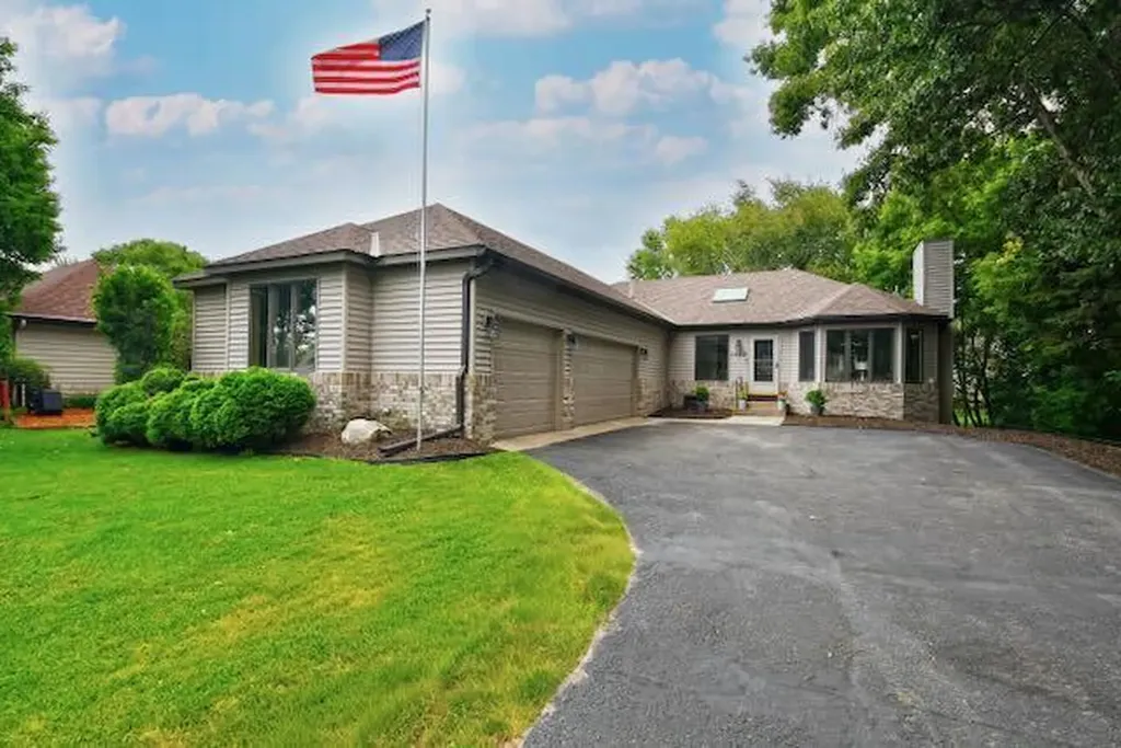 1528 139th Lane NW Andover MN 55304