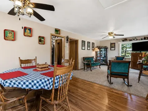 10 Buck Avenue NE Madelia MN 56062
