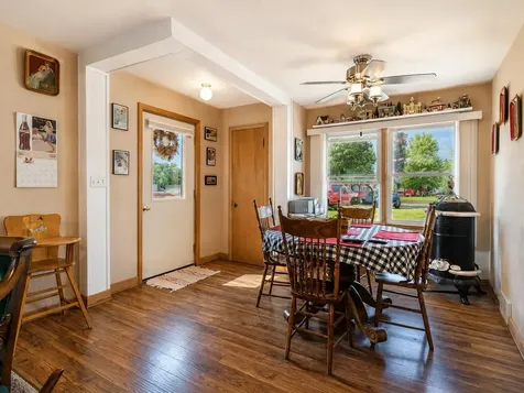 10 Buck Avenue NE Madelia MN 56062