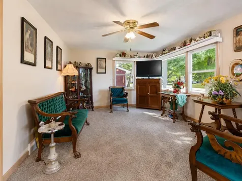 10 Buck Avenue NE Madelia MN 56062