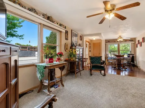 10 Buck Avenue NE Madelia MN 56062