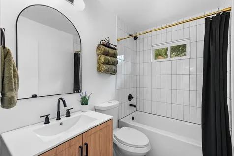 3662 Robin Lane Minnetonka MN 55305