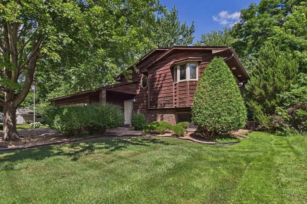 9194 Goldenrod Lane N Maple Grove MN 55369