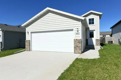 4513 17 Street S Moorhead MN 56560