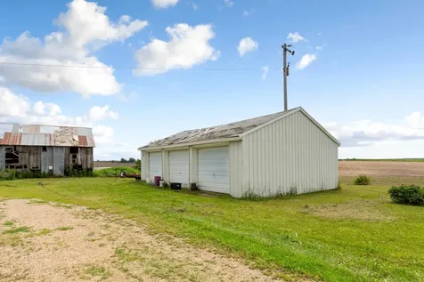 10401 SW 62nd Avenue Ellendale MN 56026