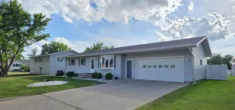 923 7th Avenue NW Valley City ND 58072