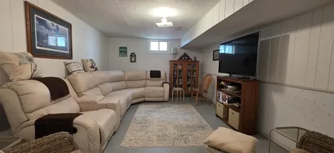 923 7th Avenue NW Valley City ND 58072