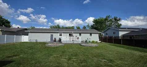 923 7th Avenue NW Valley City ND 58072