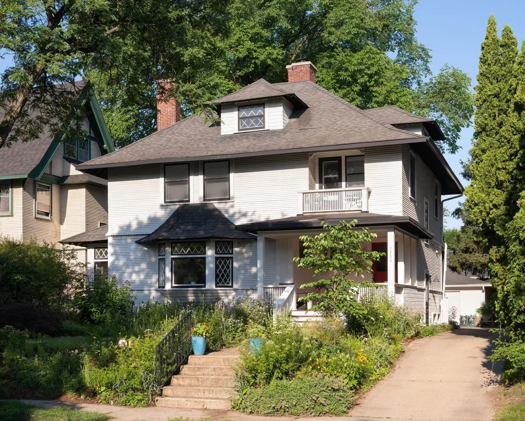 2504 Humboldt Avenue S Minneapolis MN 55405