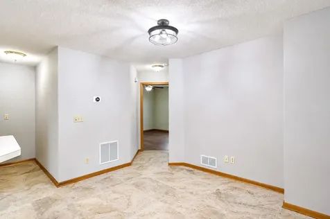 2102 Oak Tree Lane Austin MN 55912
