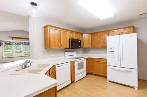 2102 Oak Tree Lane Austin MN 55912