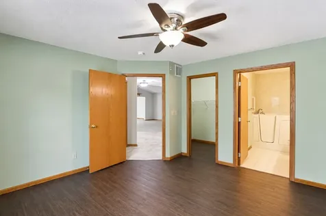 2102 Oak Tree Lane Austin MN 55912