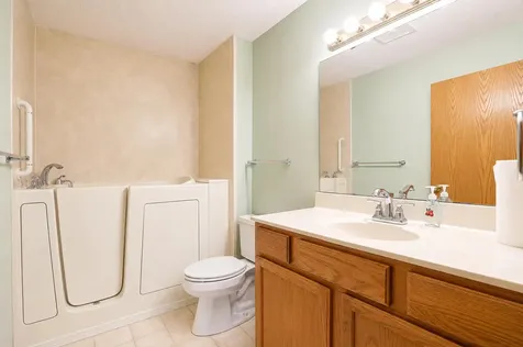 2102 Oak Tree Lane Austin MN 55912