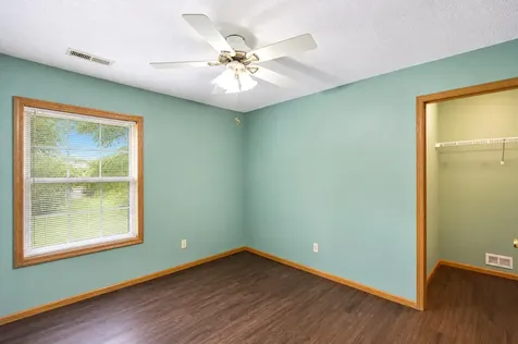 2102 Oak Tree Lane Austin MN 55912