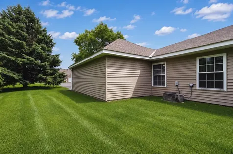 2102 Oak Tree Lane Austin MN 55912