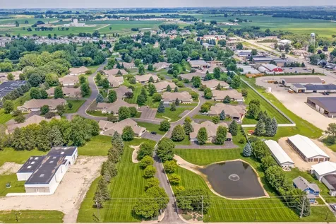 2102 Oak Tree Lane Austin MN 55912