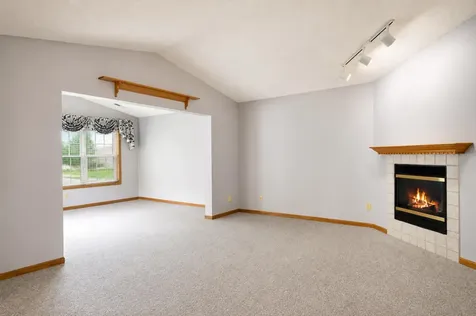 2102 Oak Tree Lane Austin MN 55912
