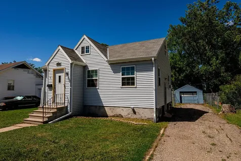 318 1st Avenue E West Fargo ND 58078