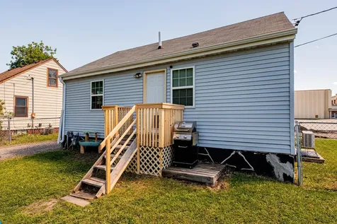 318 1st Avenue E West Fargo ND 58078