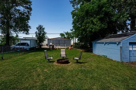 318 1st Avenue E West Fargo ND 58078