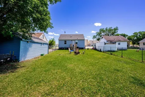 318 1st Avenue E West Fargo ND 58078