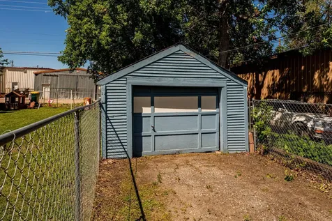 318 1st Avenue E West Fargo ND 58078
