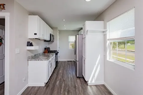 318 1st Avenue E West Fargo ND 58078