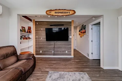 318 1st Avenue E West Fargo ND 58078