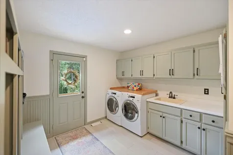 1638 Quail Ridge Circle Woodbury MN 55125