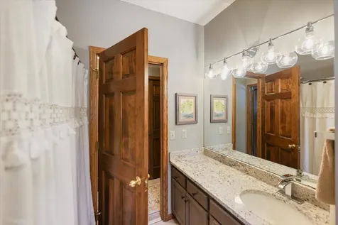 1638 Quail Ridge Circle Woodbury MN 55125