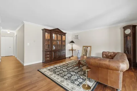 456 Summit Avenue Saint Paul MN 55102