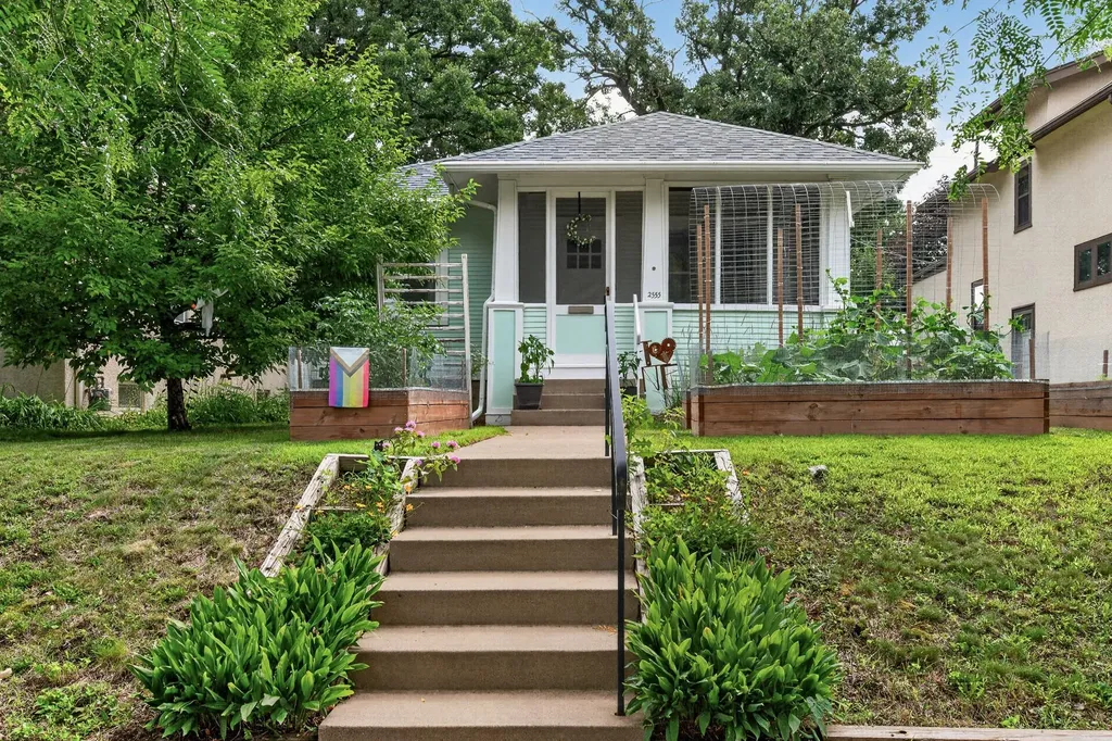 2555 Mckinley Street NE Minneapolis MN 55418
