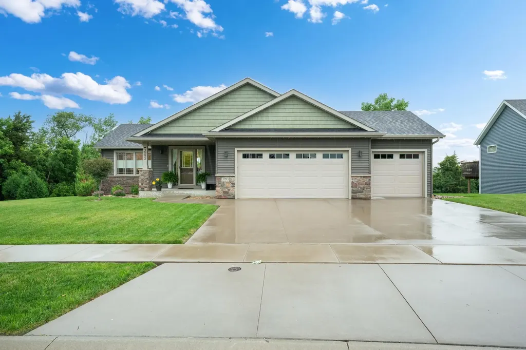 3993 Stone Point Drive NE Rochester MN 55906