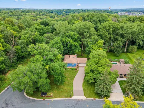 5915 Hidden Oaks Circle SE Prior Lake MN 55372