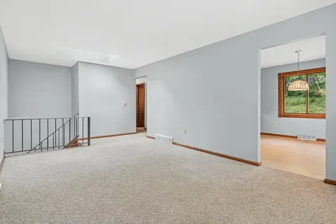 5915 Hidden Oaks Circle SE Prior Lake MN 55372