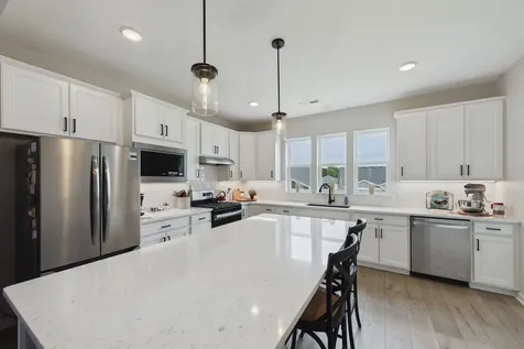 196 Liberty Heights Drive Chaska MN 55318