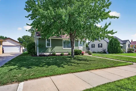 132 Spruce Street W South Saint Paul MN 55075