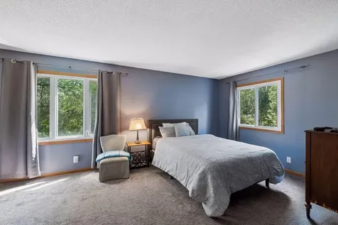 4872 Grenwich Trail N Oakdale MN 55128