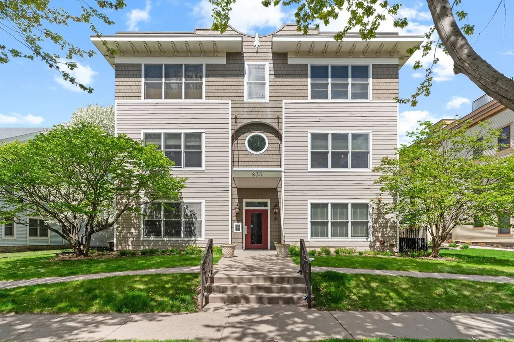 633 Dayton Avenue Saint Paul MN 55104