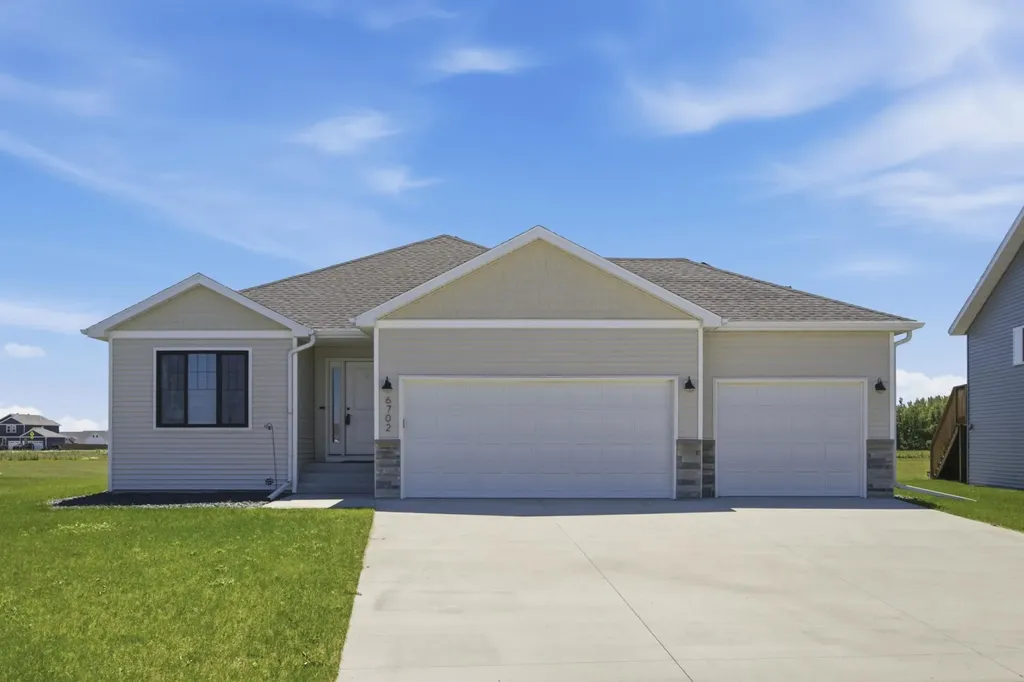 6702 72nd Avenue S Horace ND 58047