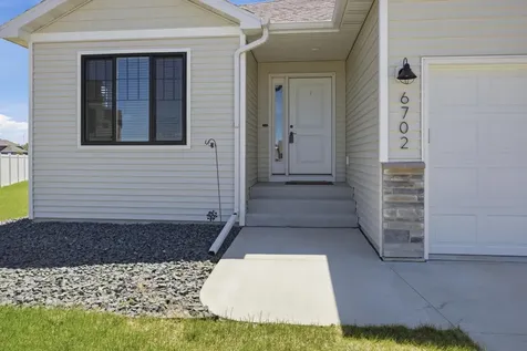 6702 72nd Avenue S Horace ND 58047