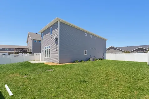 5072 43rd Avenue S Fargo ND 58104